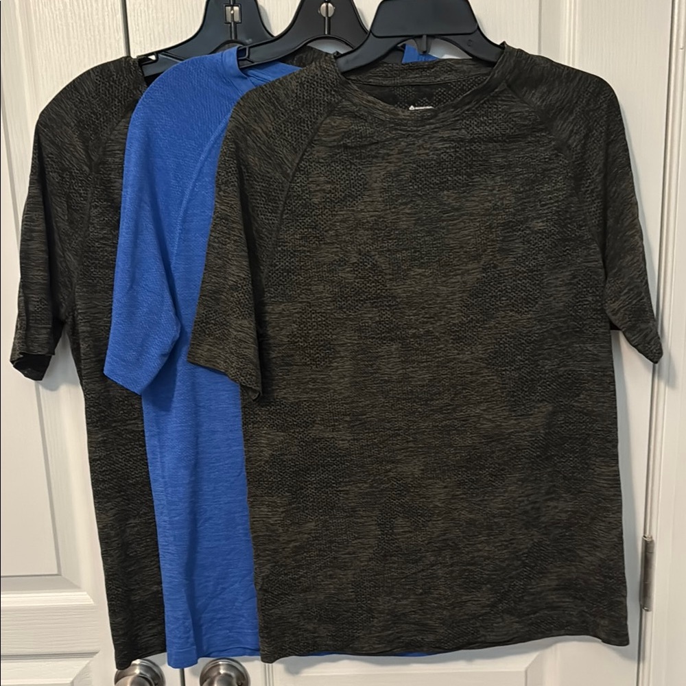 Bundle of 3 Men’s Med. Work it Out Short Sleeve Crewneck Tees - 2 Black & 1 Blue